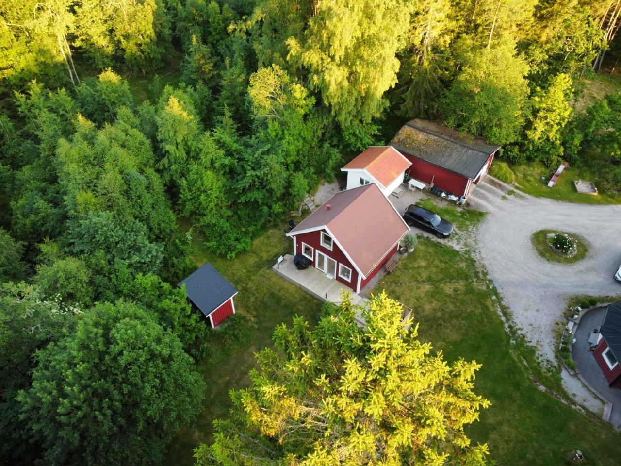 The Blomsholm Cabin - Load Your Electric Car Stromstad Exterior photo